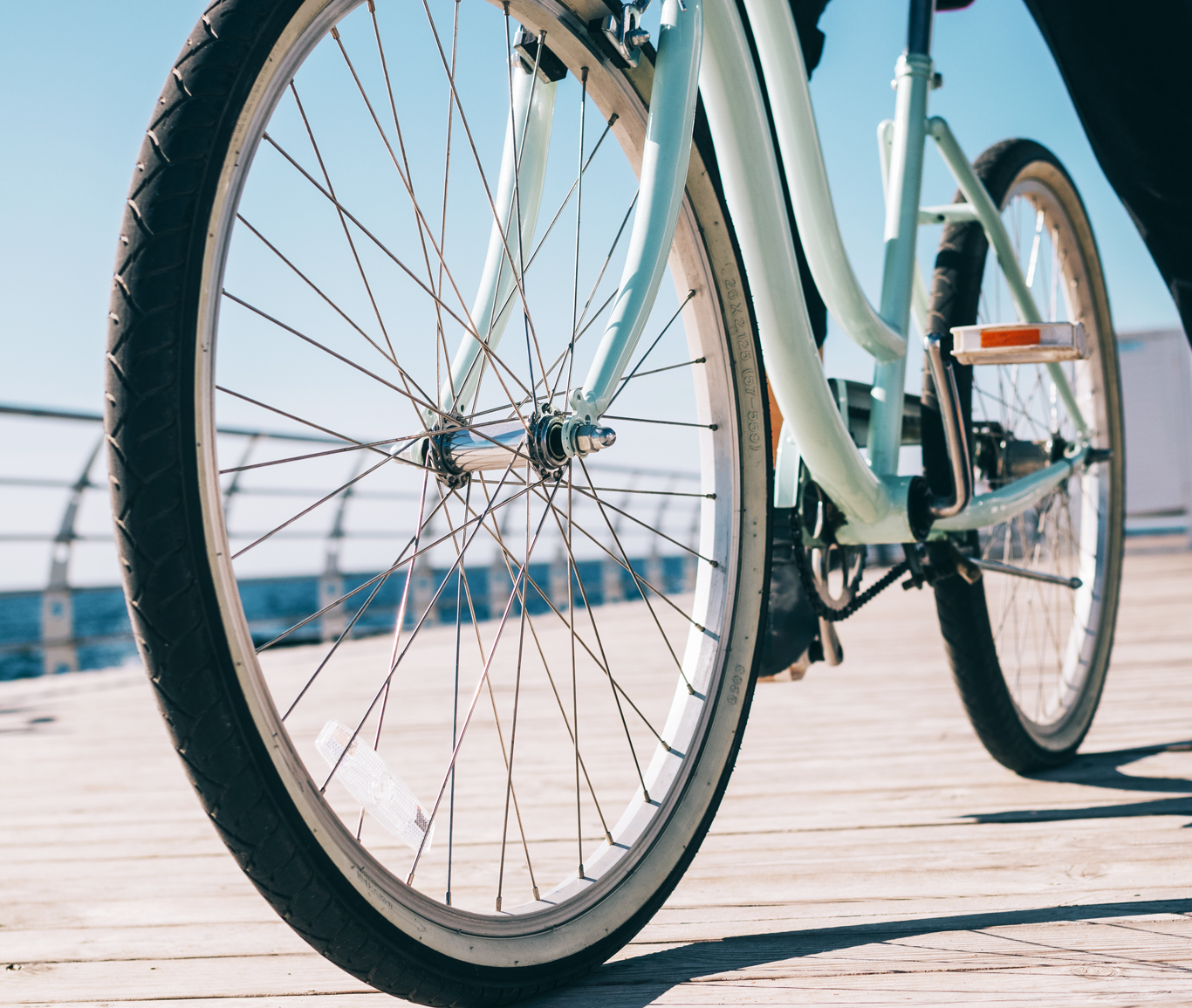 bicycle wheel and axle